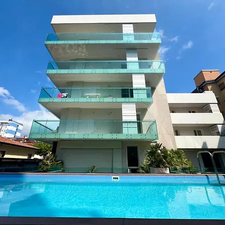 Apartment Inviting Seven Guests Near The