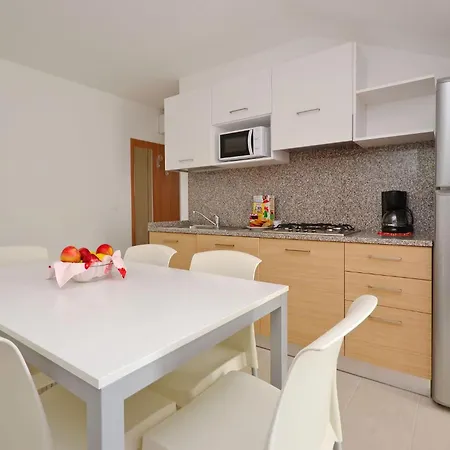 Apartment Inviting Seven Guests Near The Lignano Sabbiadoro