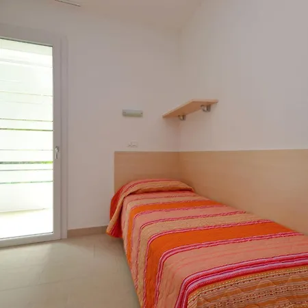 Lejlighed Inviting Seven Guests Near The
