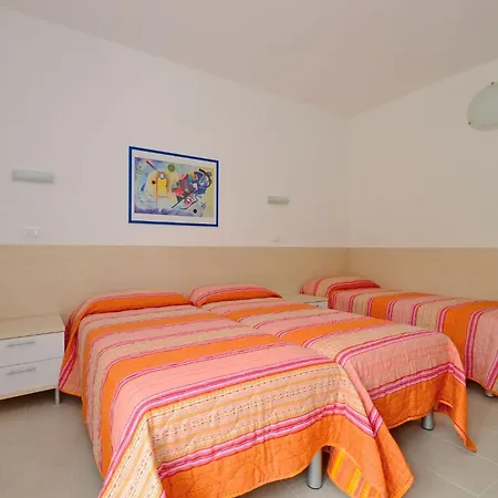 Inviting Seven Guests Near The Lignano Sabbiadoro