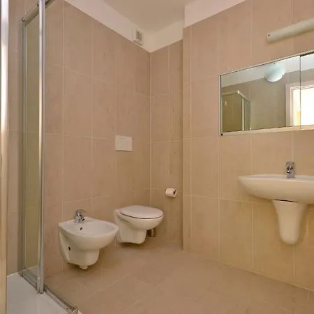 Apartment Inviting Seven Guests Near The Lignano Sabbiadoro
