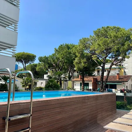 Inviting Seven Guests Near The Apartment Lignano Sabbiadoro